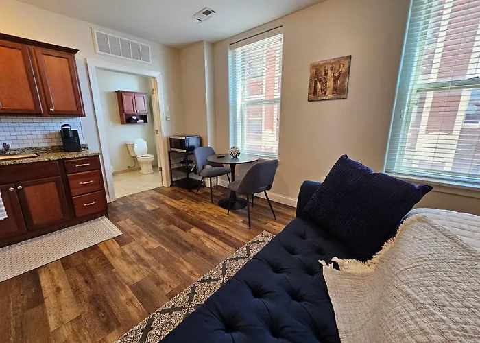 Cozy At The Inman - 214 Champaign